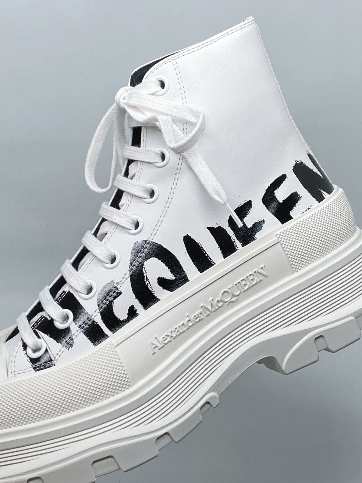 Alexander McQueen Alexander McQueen Platform Leather Booties size 42/us size 9 Size US 9 / EU 42 - 5 Thumbnail