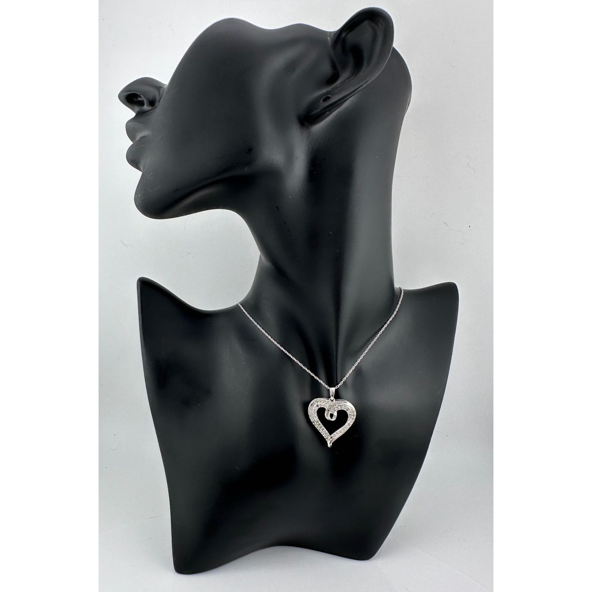 Other Stunning 1 Ct Natural Diamond Heart Shaped Pendant with Chai Size ONE SIZE - 16 Thumbnail