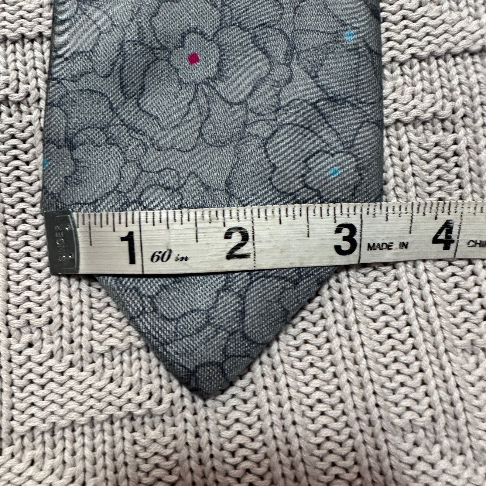 Givenchy Vintage Givenchy silver flower Italian silk men's tie Size ONE SIZE - 5 Thumbnail