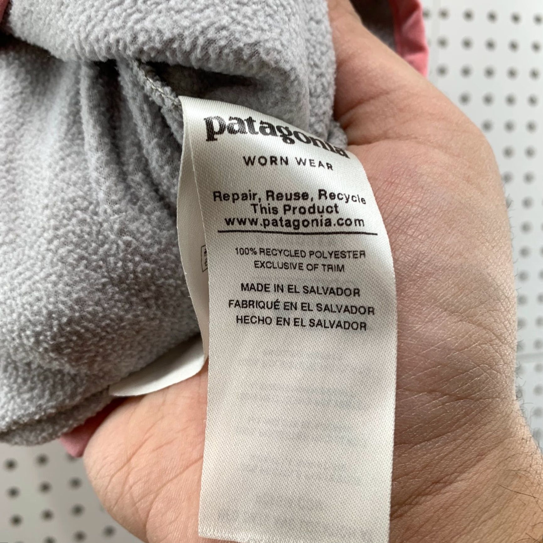 Patagonia Patagonia Women's Fleece Pullover Snap T Micro D Synchilla Jacket Gray Pink Small Slim Fit Version? Size S / US 4 / IT 40 - 7 Thumbnail
