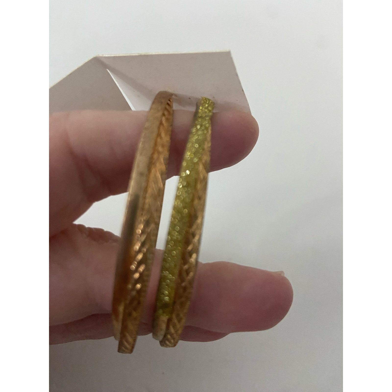 Vintage etched hoop earrings gold tone Size ONE SIZE - 3 Thumbnail