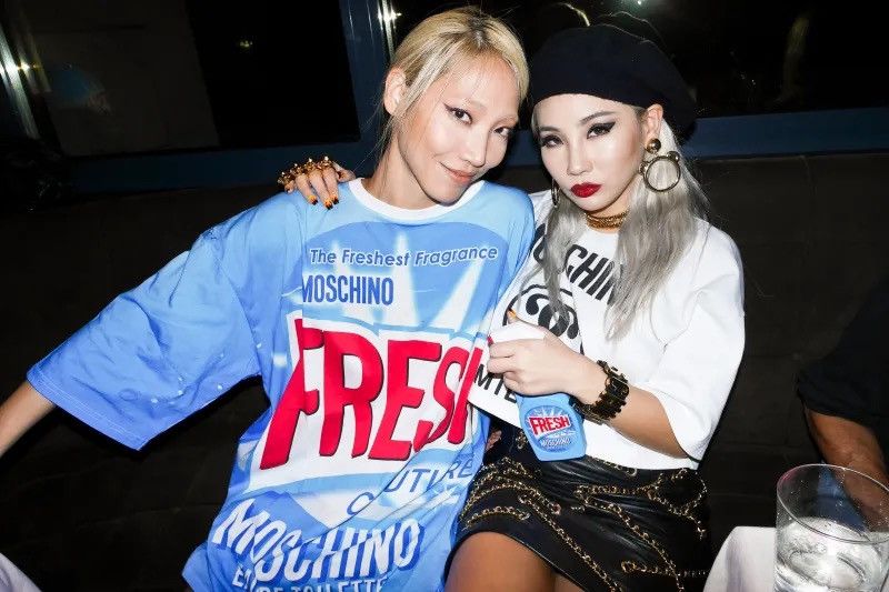 Moschino RARE 🧼🫧🧽 MOSCHINO FRESH T-SHIRT print jeremy scott swag Size US XL / EU 56 / 4 - 12 Thumbnail