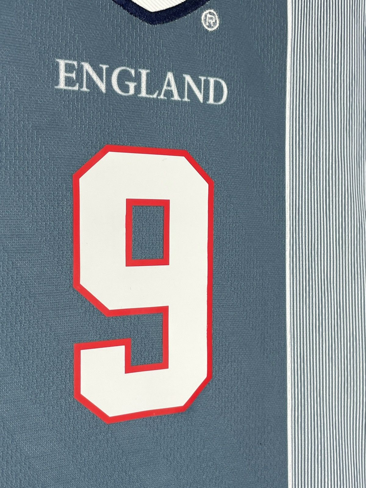 Umbro #9 Shearer England Umbro Vintage 1996 Away Vintage Jersey Size US M / EU 48-50 / 2 - 7 Thumbnail
