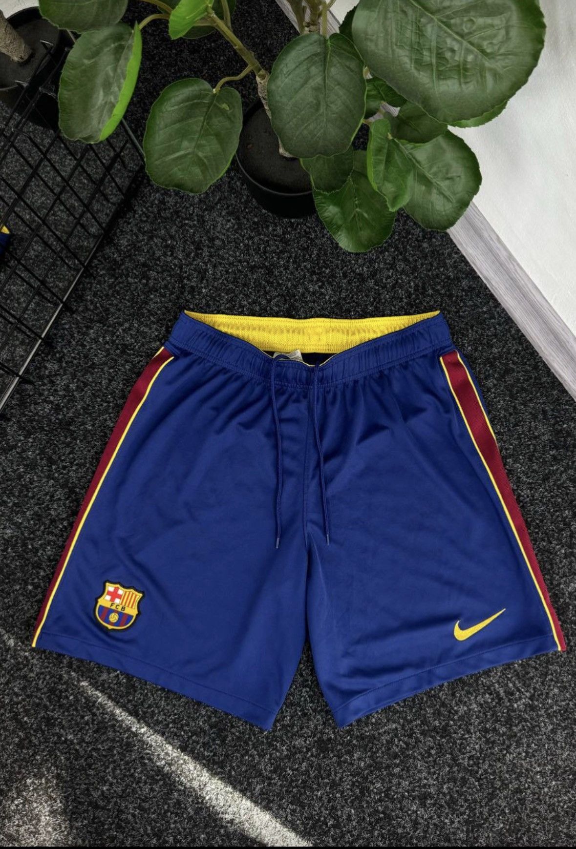 Nike Nike Barcelona jersey shorts football blokecore Size US 36 / EU 52 - 1 Thumbnail