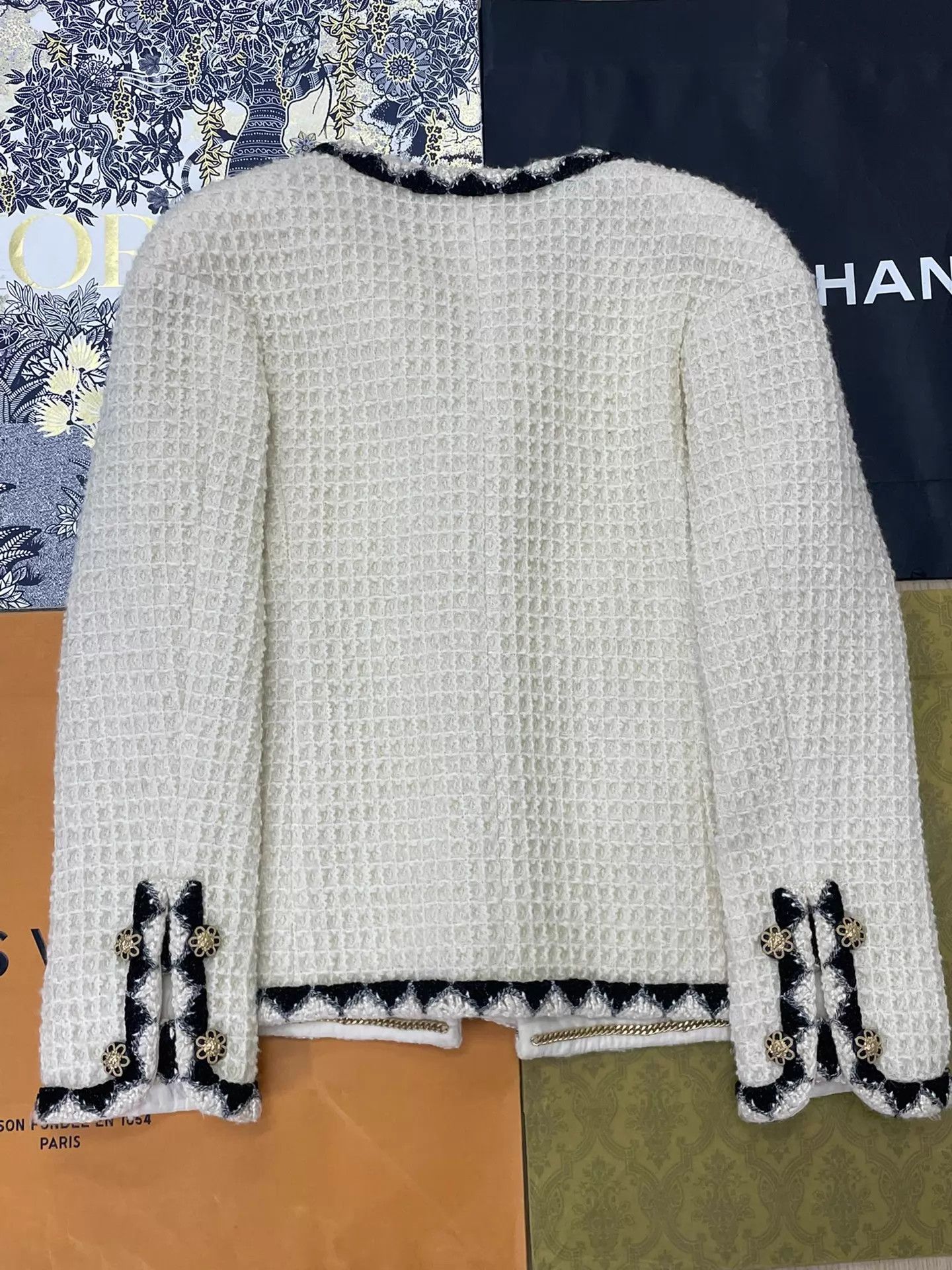 Chanel Chanel Salzburg White & Black Color Block Jacket 40 Size M / US 6-8 / IT 42-44 - 3 Thumbnail
