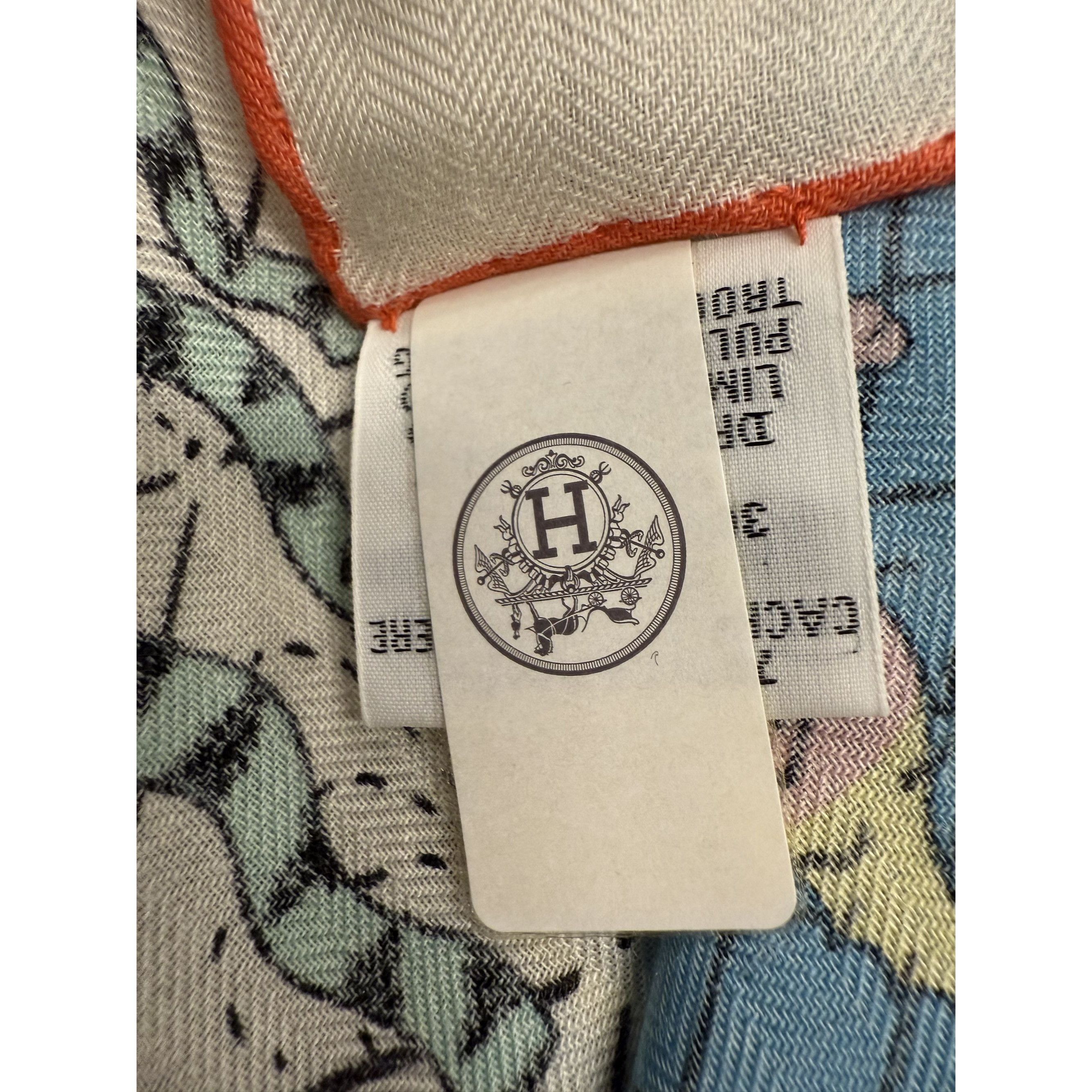 Hermes Hermes "One Snack" Scarf Made In France 70% Cashmere 30% Sil Size ONE SIZE - 7 Thumbnail