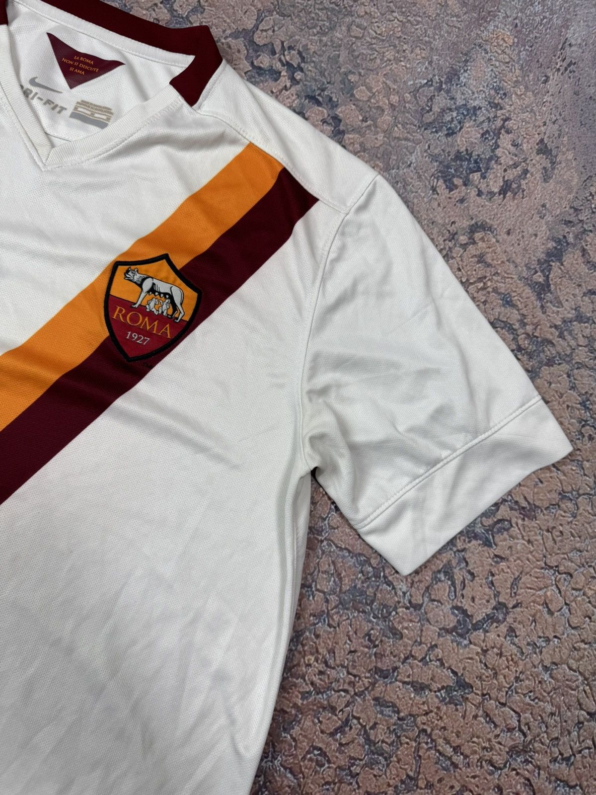 Nike ROMA 2014 2015 AWAY FOOTBALL SHIRT SOCCER JERSEY NIKE Size US M / EU 48-50 / 2 - 7 Thumbnail