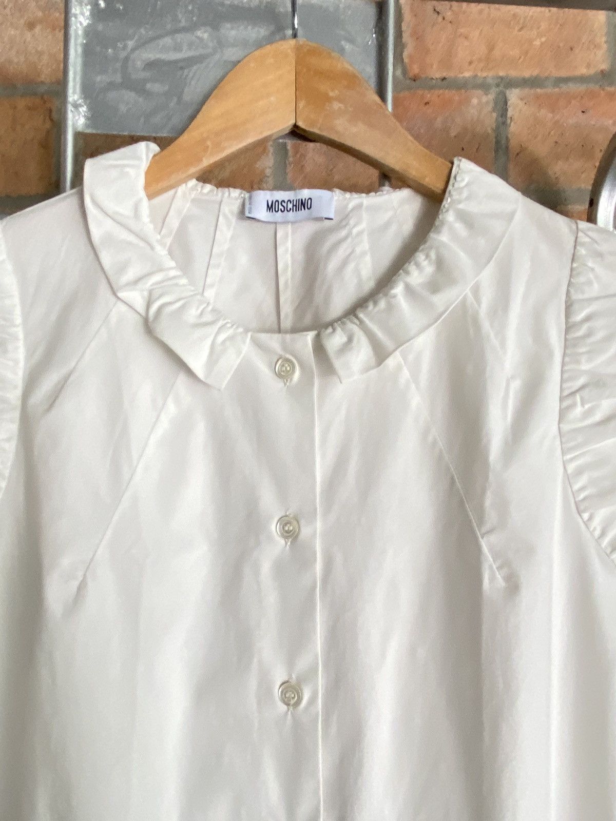 Moschino Moschino White Sleeveless Top with Ruffle Details Size S / US 4 / IT 40 - 4 Thumbnail