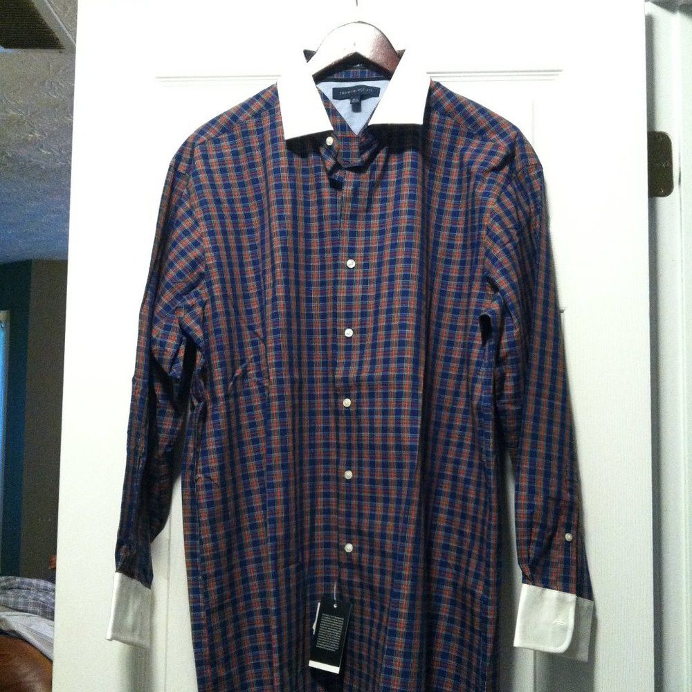 Tommy Hilfiger TOMMY HILFIGER MENS NEW NAVY COTTON DRESS SHIRT 16.5/32-33 Size US L / EU 52-54 / 3 - 3 Thumbnail