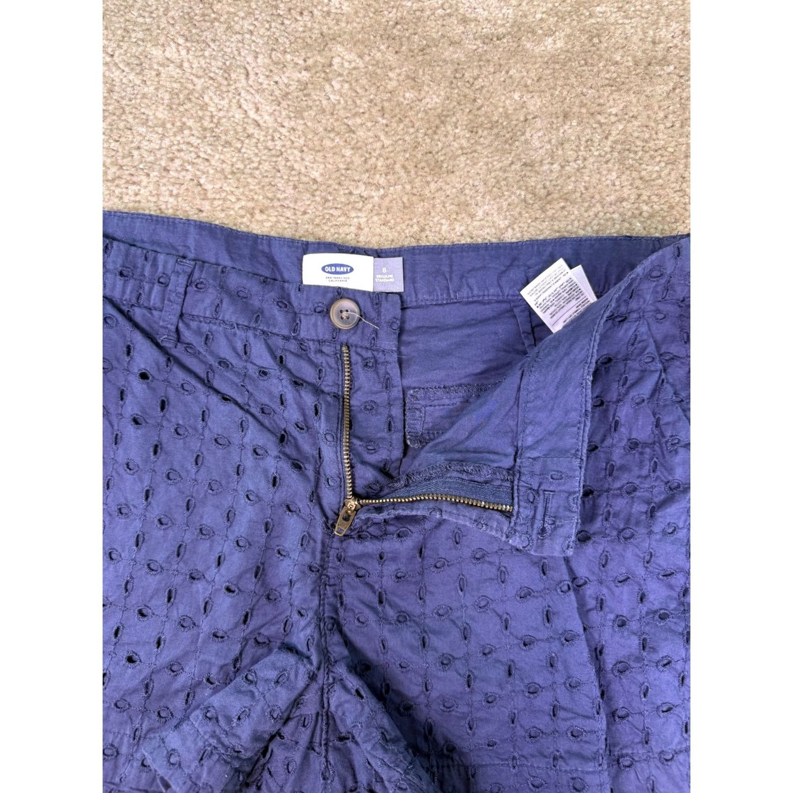 Old Navy Old Navy Shorts Womens Size 8 Blue Eyelet Cotton 34” Size 30" / US 8 / IT 44 - 2 Thumbnail