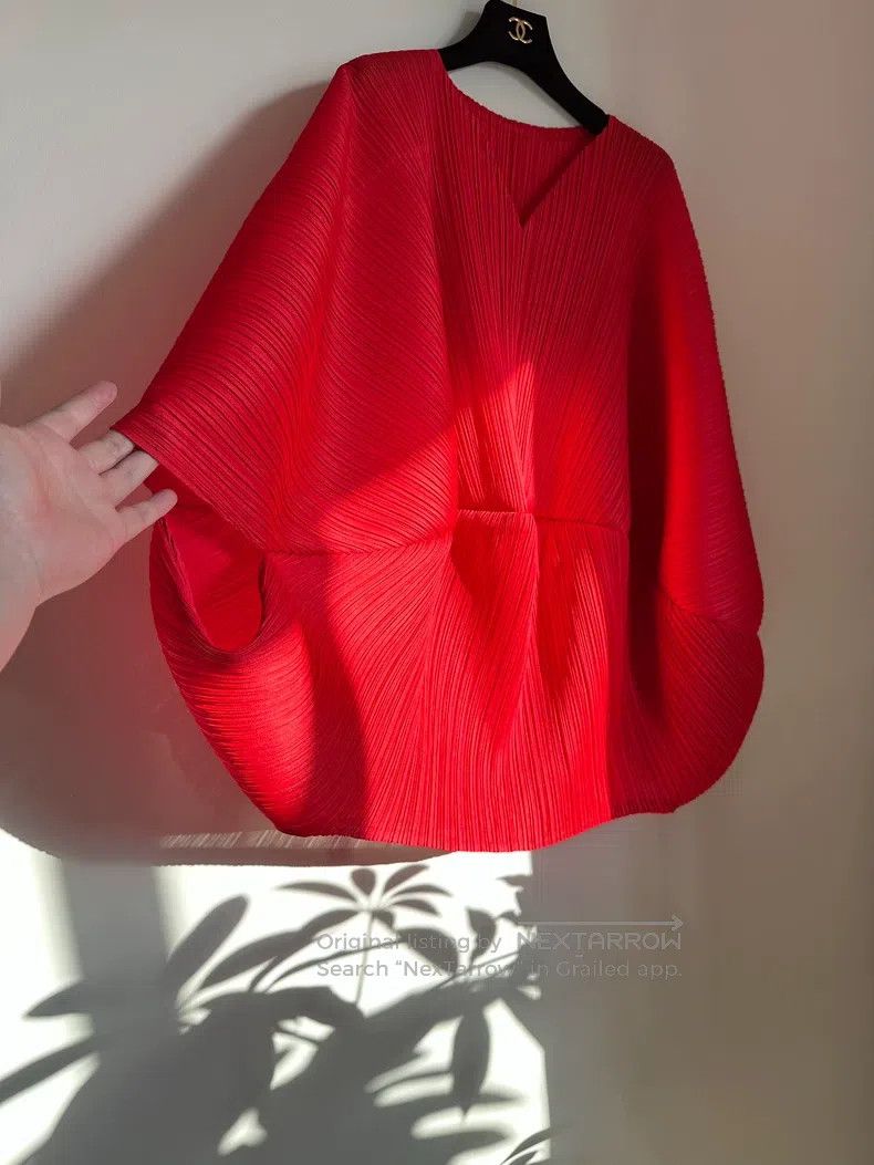 Issey Miyake Issey Miyake size:one size Red Long Sleeve Top Size XXS / US 00 / IT 34 - 2 Thumbnail