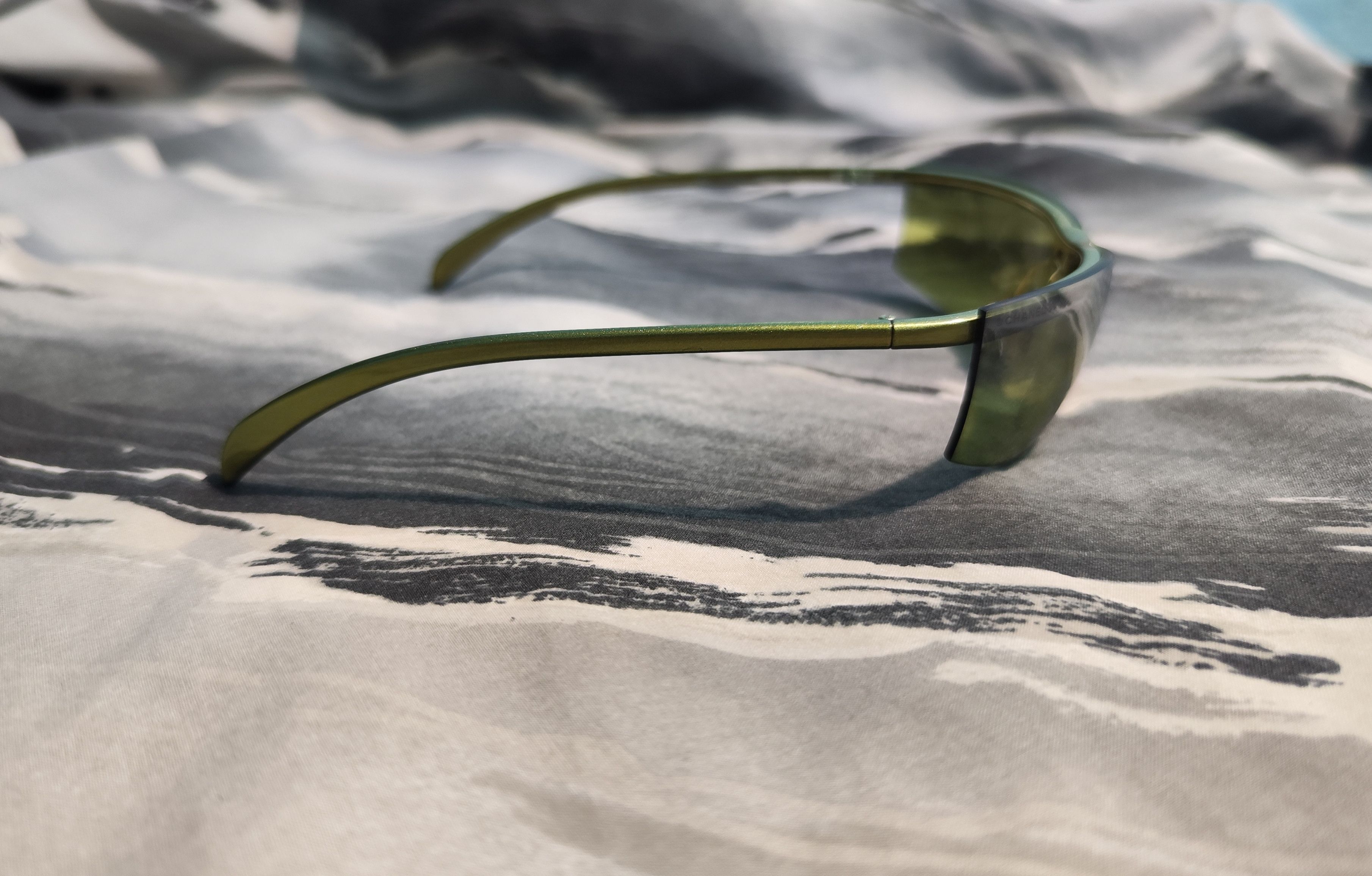 Chanel Chanel - Y2K Rimless Green Sunglasses 6001 Size ONE SIZE - 7 Thumbnail