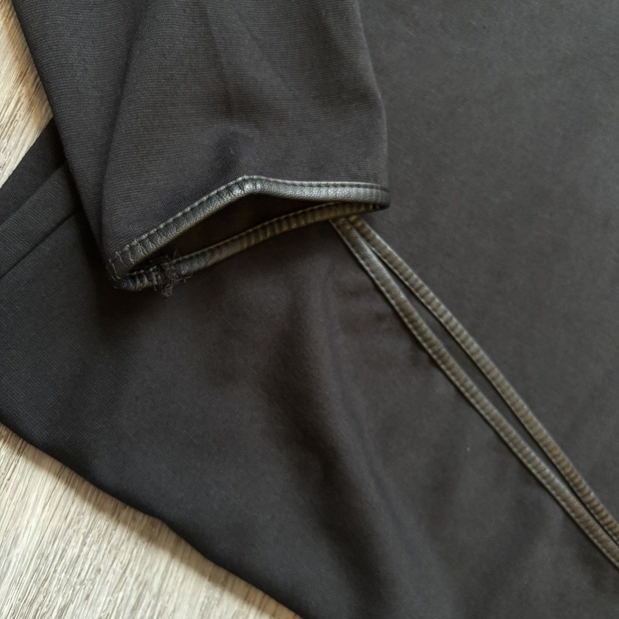 Other Max Studio Leather Trim Black 3/4 Sleeve Blouse Sleek XS Size XS / US 0-2 / IT 36-38 - 4 Thumbnail