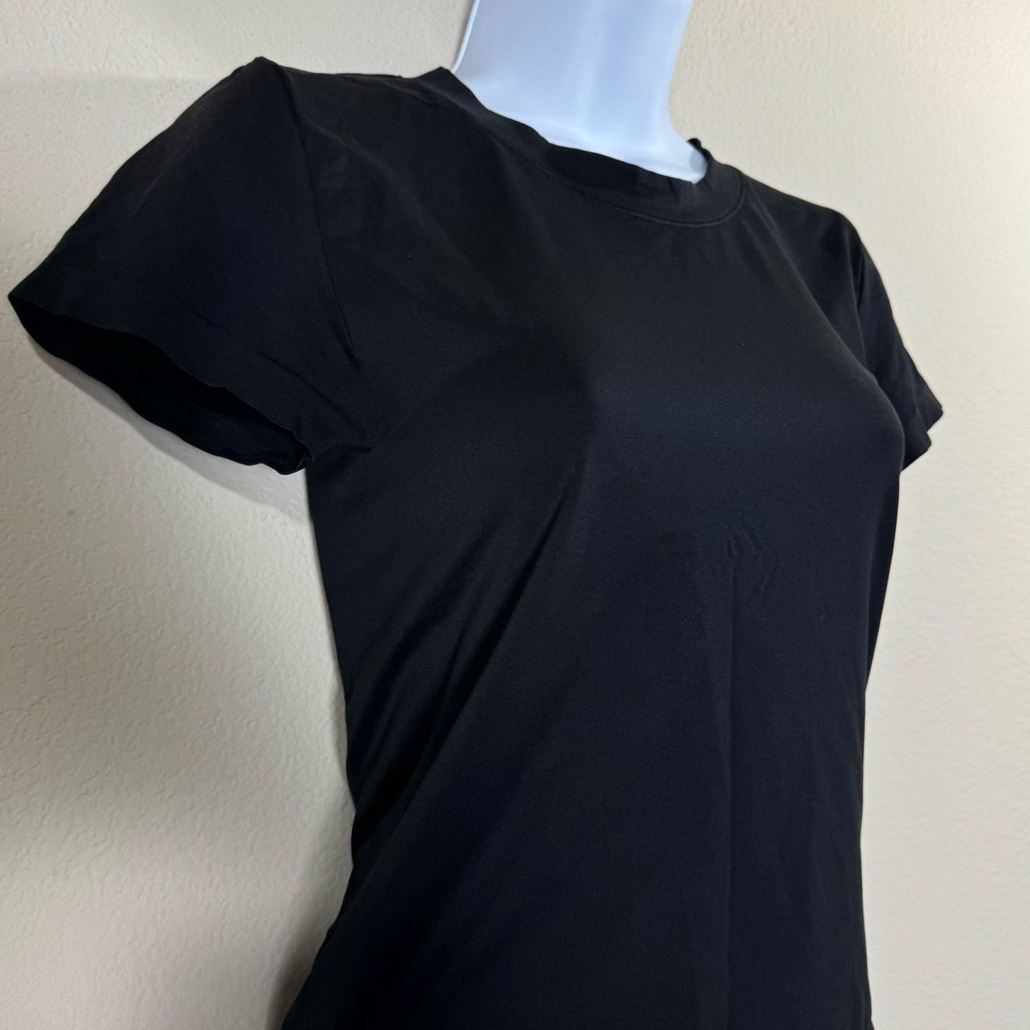 Aritzia sunday best | sinch seamless athletic black baby tee sz S Size S / US 4 / IT 40 - 3 Thumbnail