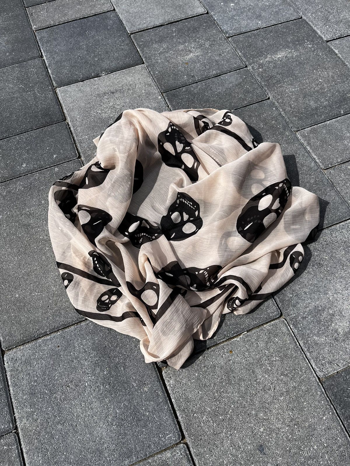 Seditionaries 💀 SKULL SCARF ALEXANDER MCQUEEN STREETWEAR STYLE Y2K PUNK Size ONE SIZE - 1 Thumbnail