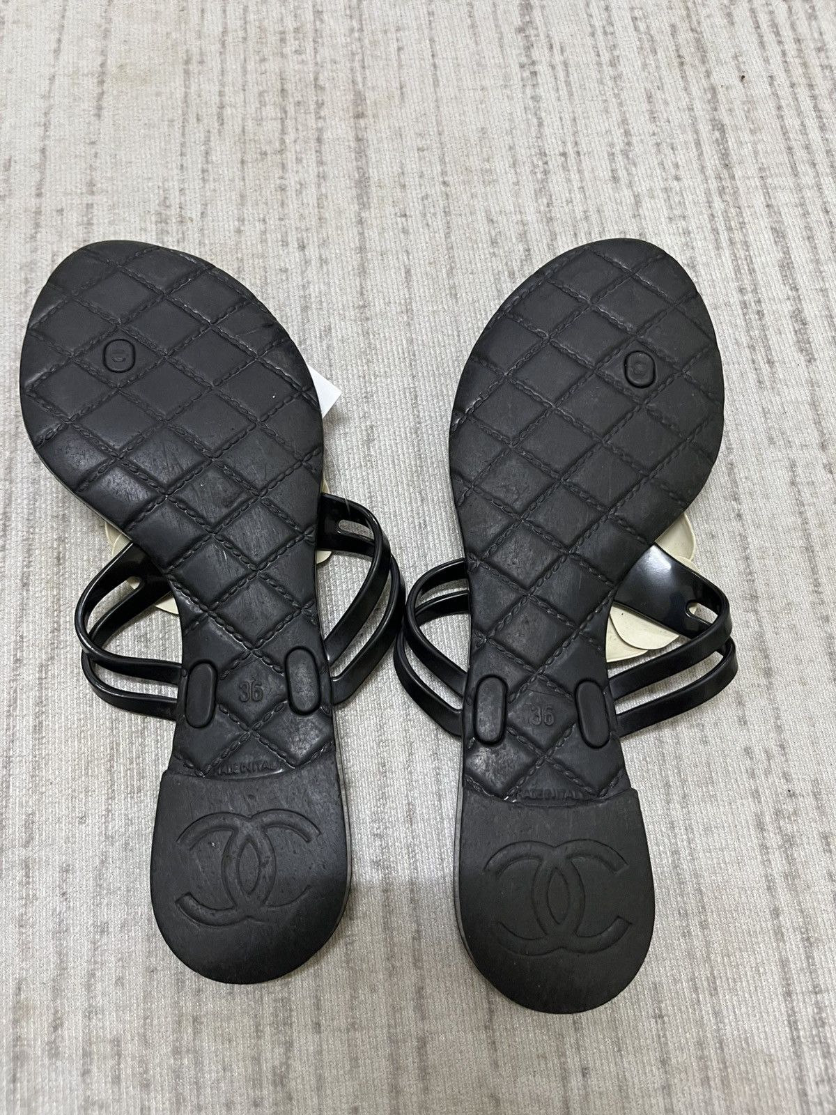 Chanel Chanel camellia sandals Size US 6 / IT 36 - 5 Thumbnail