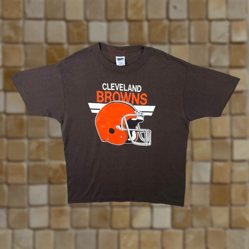 NFL VINTAGE Cleveland Browns NFL T-Shirt NFL Graphic Print Front Single Stitch Brown S Short Sleeve Mens Size S Size US S / EU 44-46 / 1 - 1 Thumbnail