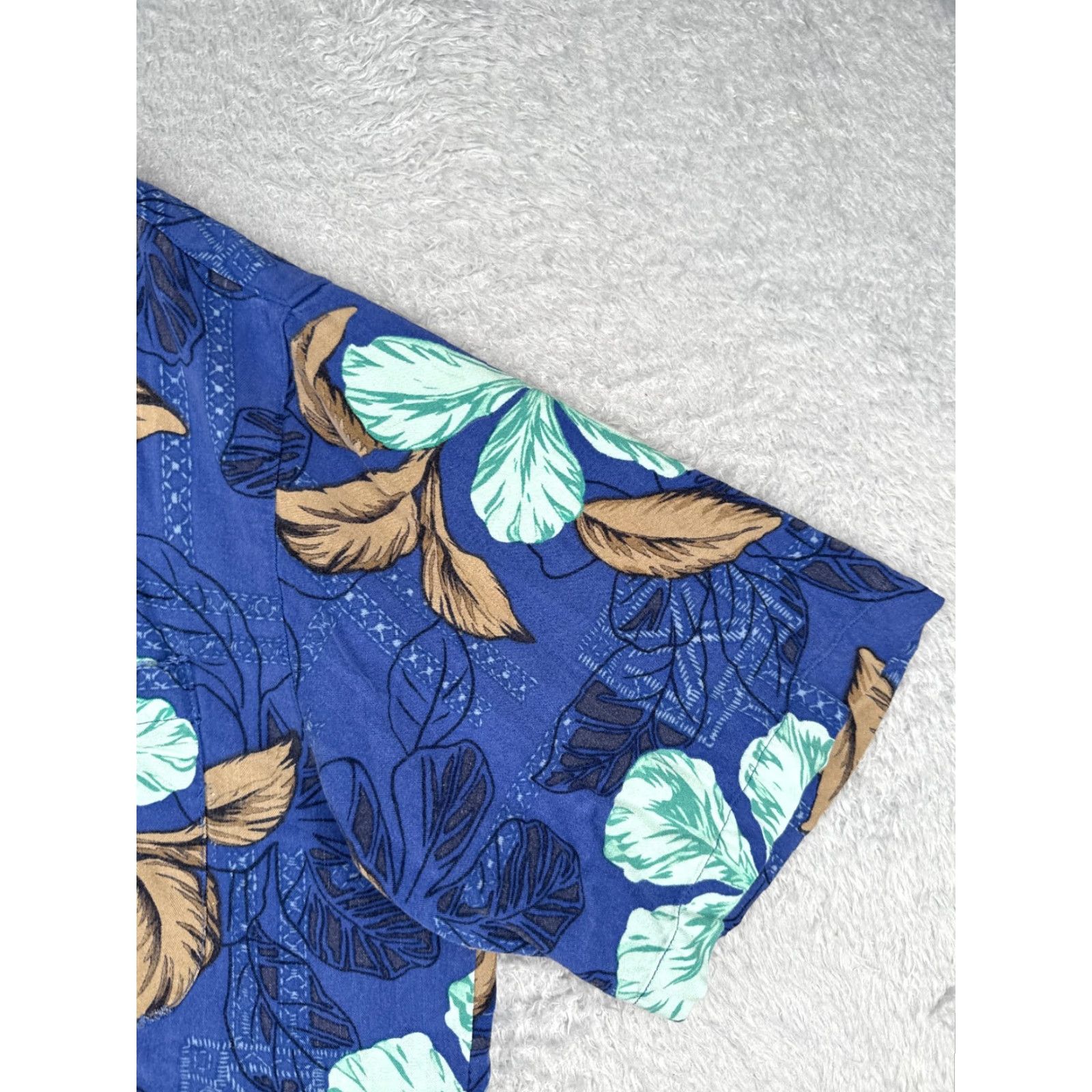 Vintage VINTAGE La Cabana Shirt Men 2XL Blue Floral Hawaiian Rayon Button-Up Short Sleeve, 100% Rayon, Island/Seasonal Mens Shirt Size US XXL / EU 58 / 5 - 2 Thumbnail