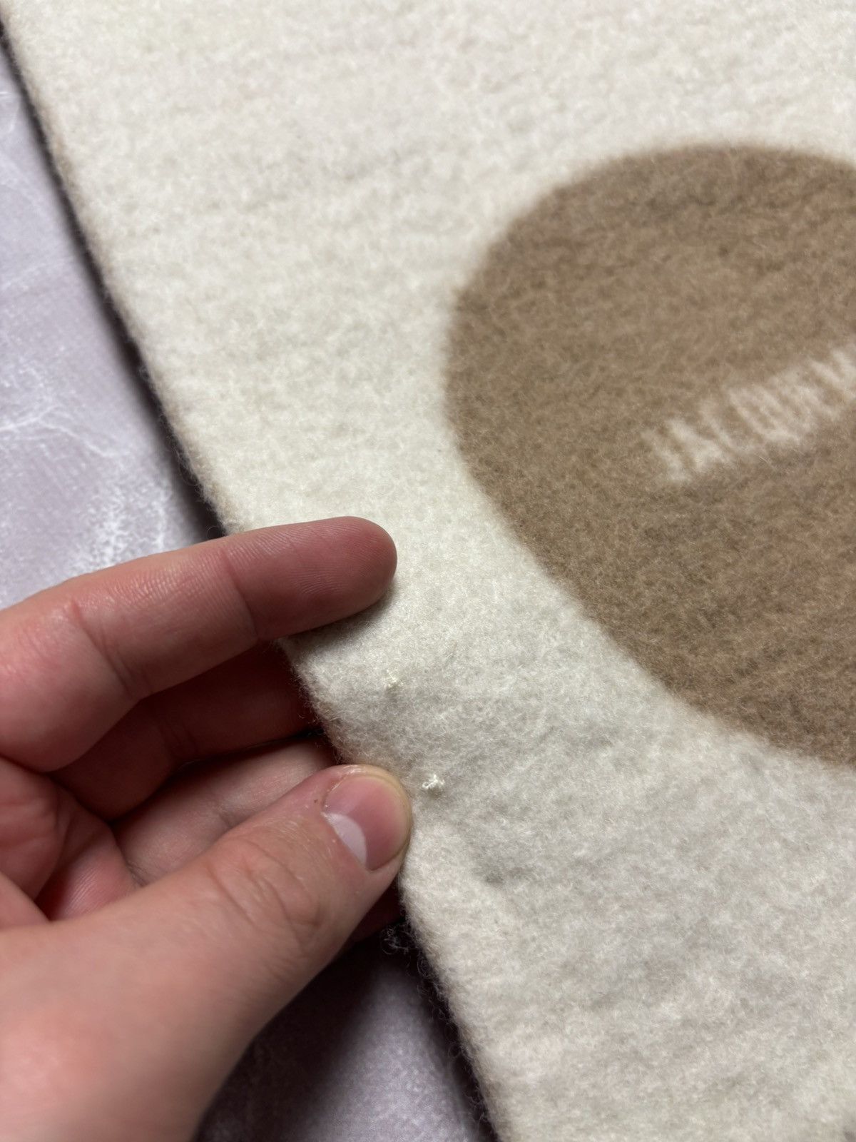 Jacquemus JACQUEMUS Rond Carre Scarf in Beige Size ONE SIZE - 9 Thumbnail