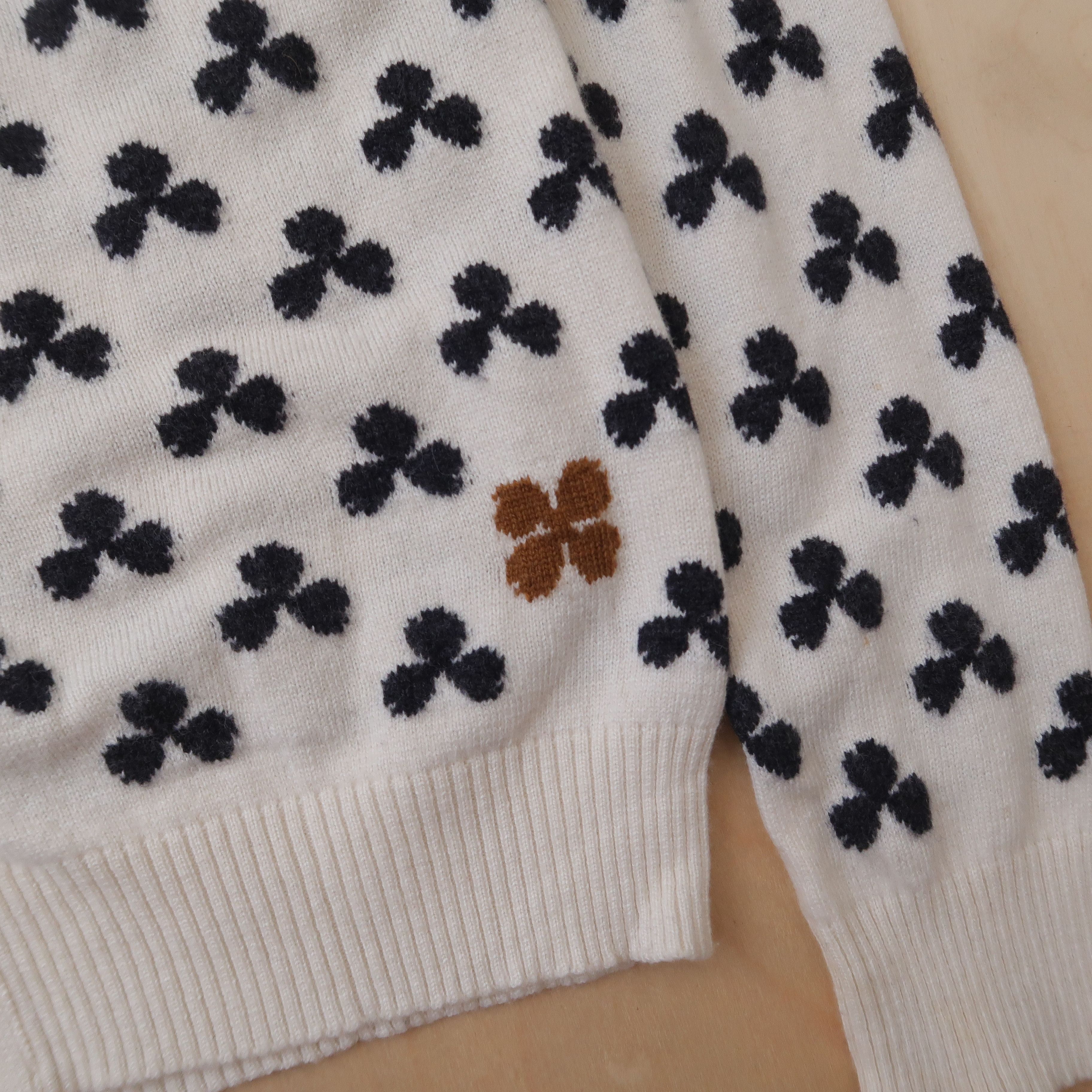 Hermes Hermes Margiela Era Ecru White Clover Cardigan Cashmere Size US S / EU 44-46 / 1 - 7 Thumbnail