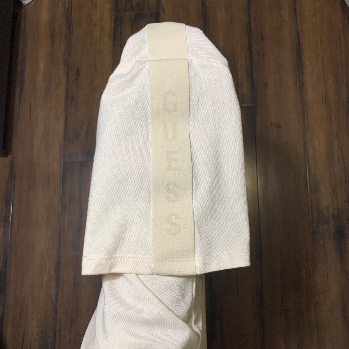 Guess Guess off white colored polo Size US S / EU 44-46 / 1 - 4 Thumbnail