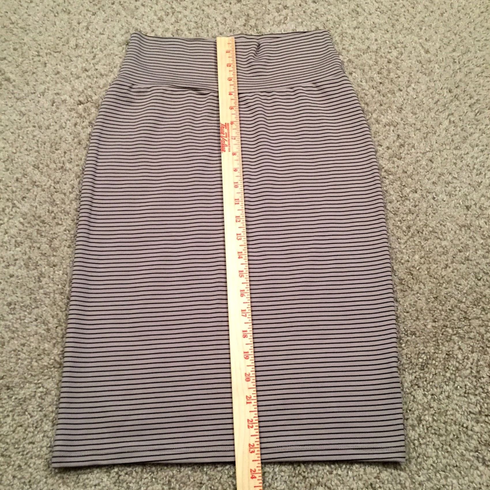 Vintage LuLaRoe Skirt XS Knee Length Gray Striped Unlined Pull On Women Casual Straight & Pencil Vintage No Size 26" / US 2 / IT 38 - 4 Thumbnail