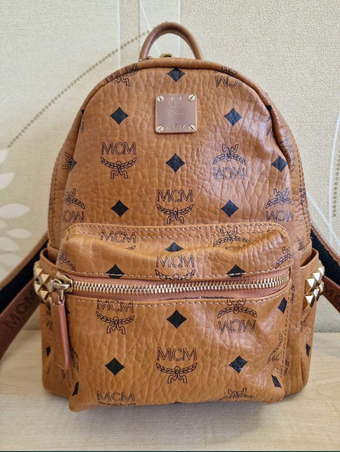Designer RRP 900$ MCM Munchen w9614 visetos studded mini backpack sta Size ONE SIZE - 2 Thumbnail