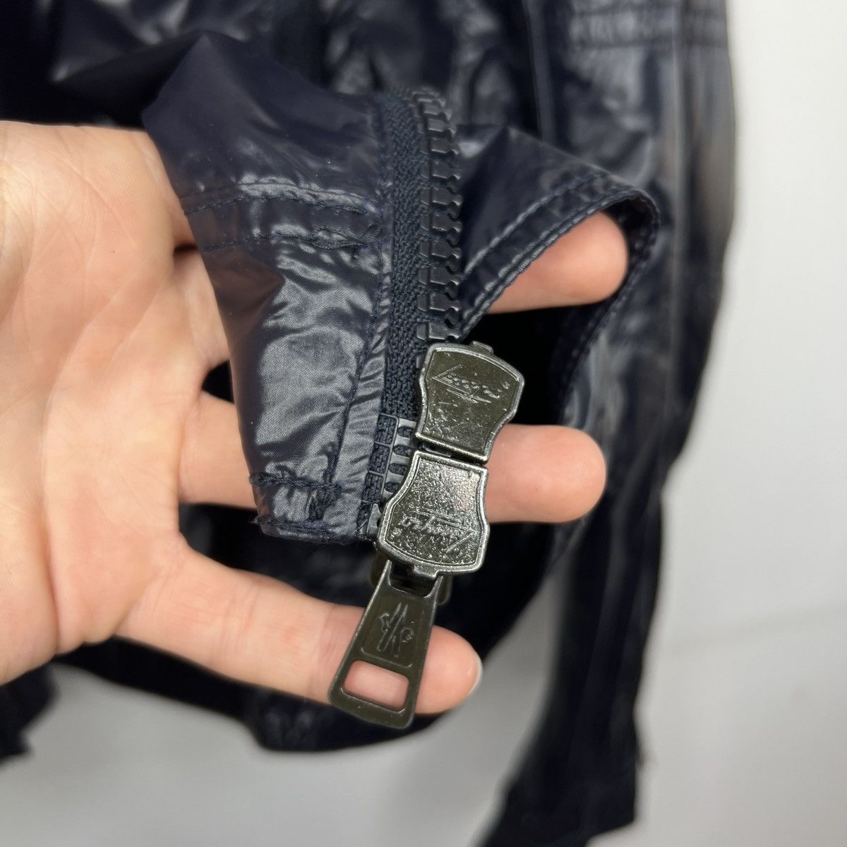 Moncler Moncler Nylon Bomber Navy Jacket Logo Shiny Rare Hype Size US M / EU 48-50 / 2 - 12 Thumbnail