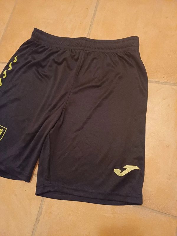 Joma Joma Norwich City sports shorts Size US 32 / EU 48 - 2 Thumbnail