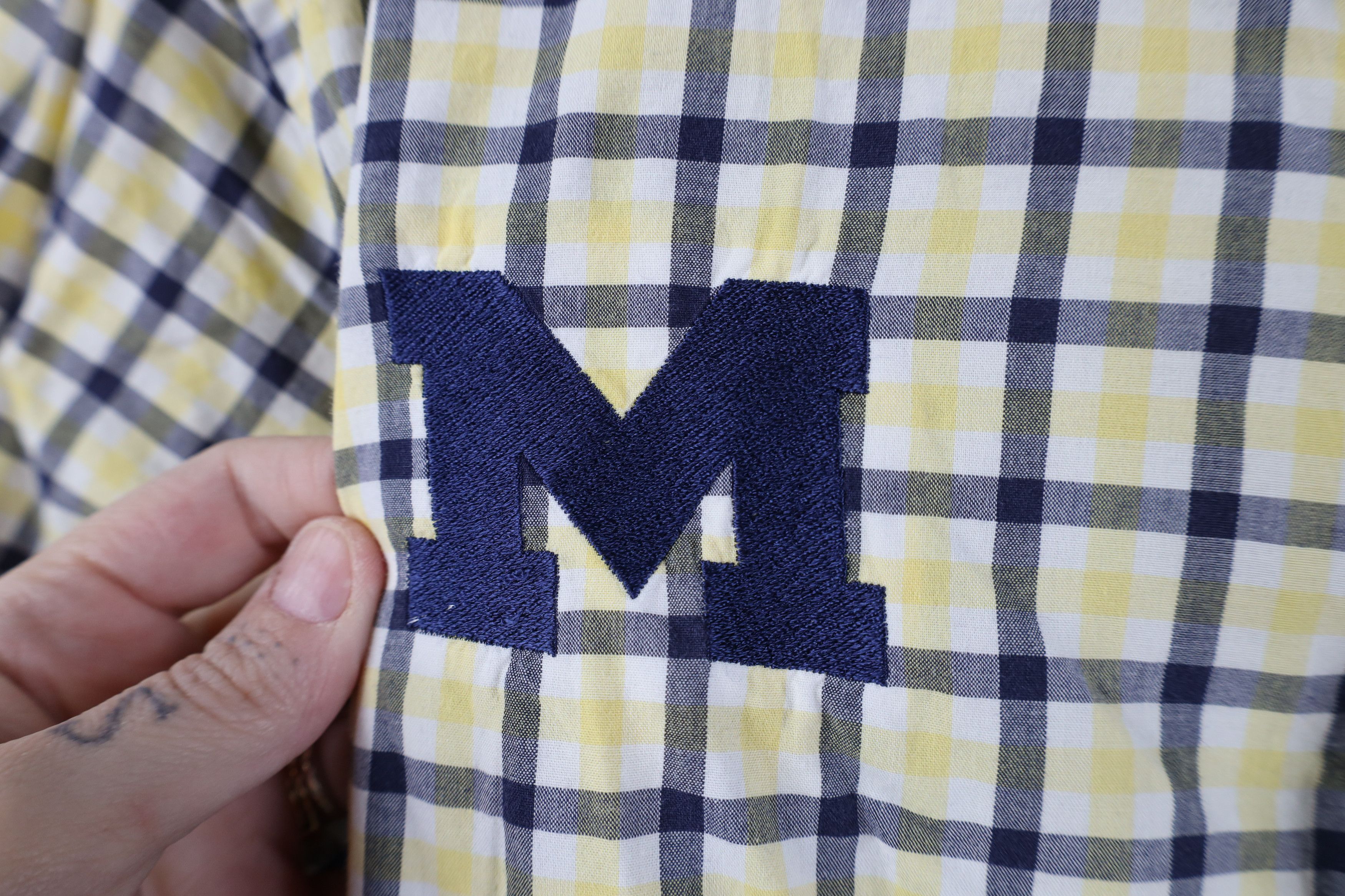 Tommy Hilfiger Tommy Hilfiger Speedo University Michigan Swim Button Shirt Size US L / EU 52-54 / 3 - 5 Thumbnail