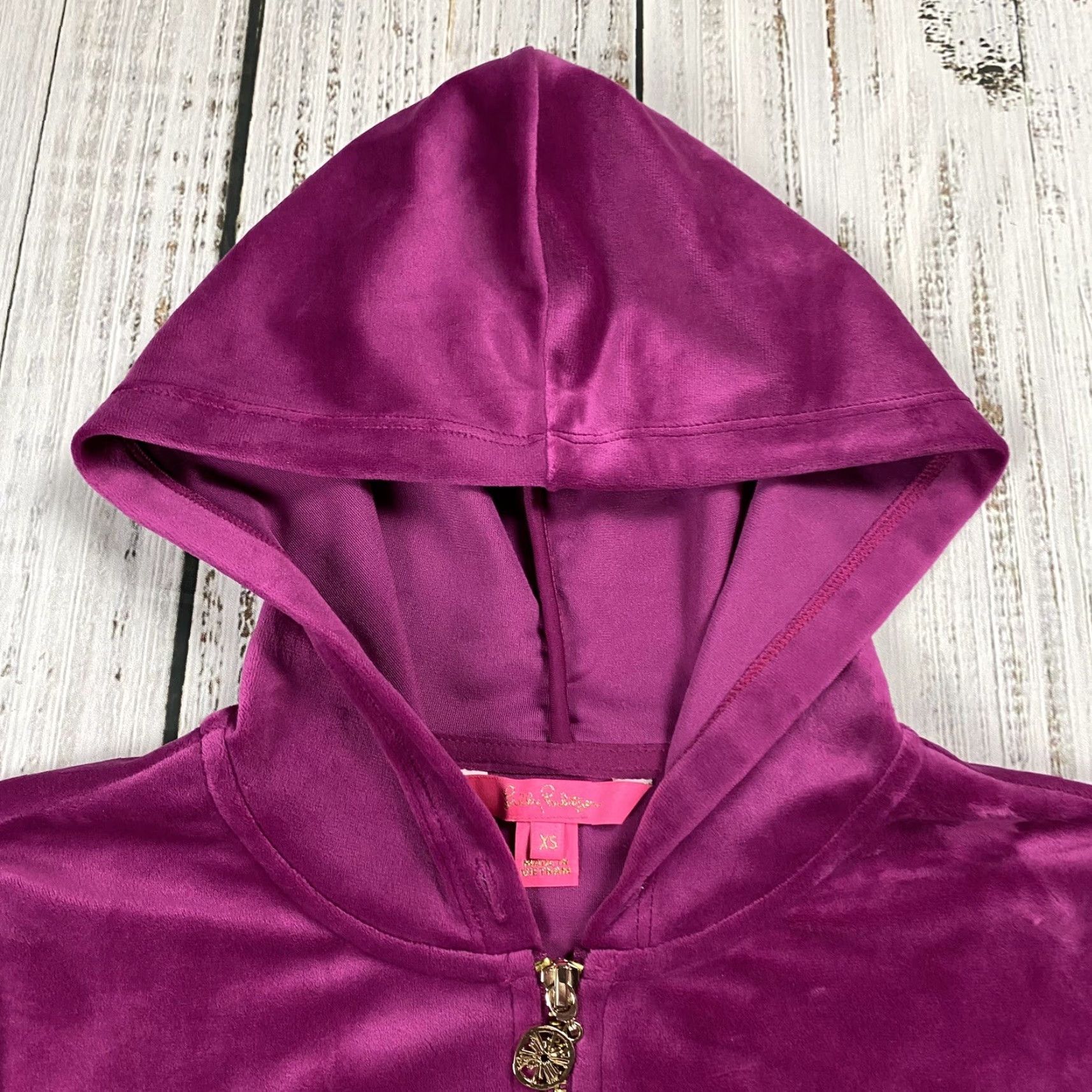 Lilly Pulitzer Lilly Pulitzer Velour Zip Up Hoodie Bordeaux Berry Full Zip XS Soft Women Velour Full Zip, Pockets, Solid, 멋 Size XS / US 0-2 / IT 36-38 - 2 Thumbnail