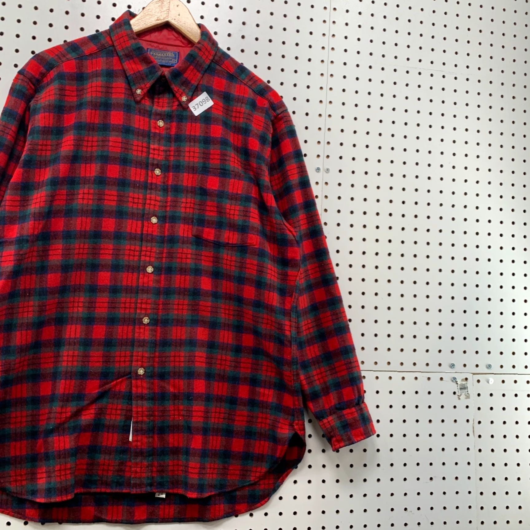 Pendleton VINTAGE Pendleton Button Dow Shirt Mens L Red Plaid Wool Made USA 23x31.5 Button-Up Collared Wool Flannel Sportsman USA Mens Size US L / EU 52-54 / 3 - 4 Thumbnail