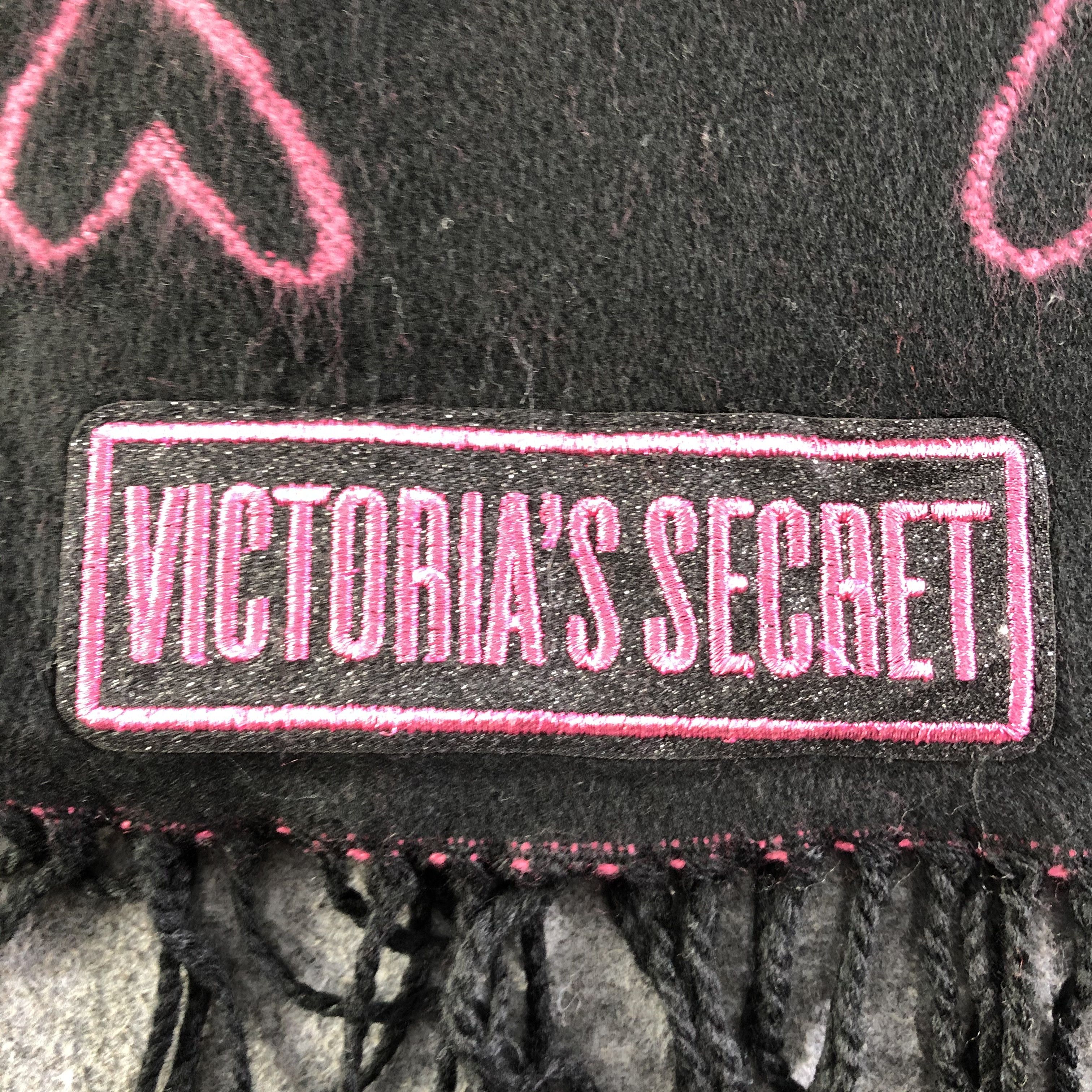 Victoria's Secret Victoria's Secret Scarf / Muffler / Neckwear P642 Size ONE SIZE - 5 Thumbnail