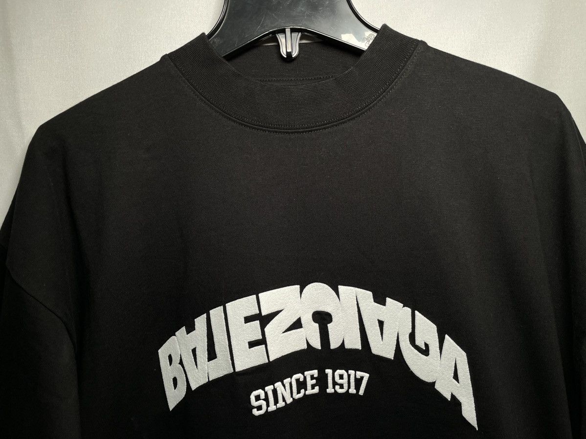 【BALENCIAGA】BACK FLIP ロゴ Tシャツ オーバーサイズ 直営店☆BALENCIAGA☆ Back Flip オーバーサイズ Tシャツ/ BLACK