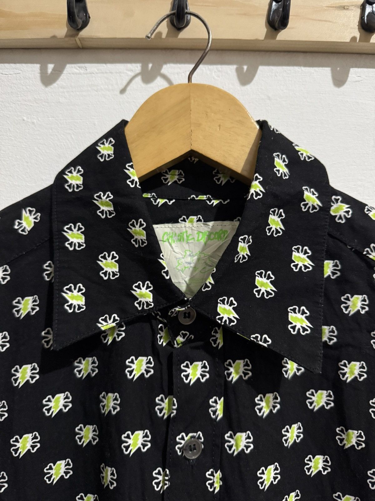 Undercover 01ss UNDERCOVER CHAOTIC DISCORD THUNDER/CROSSBONE SHIRT Size US M / EU 48-50 / 2 - 6 Thumbnail
