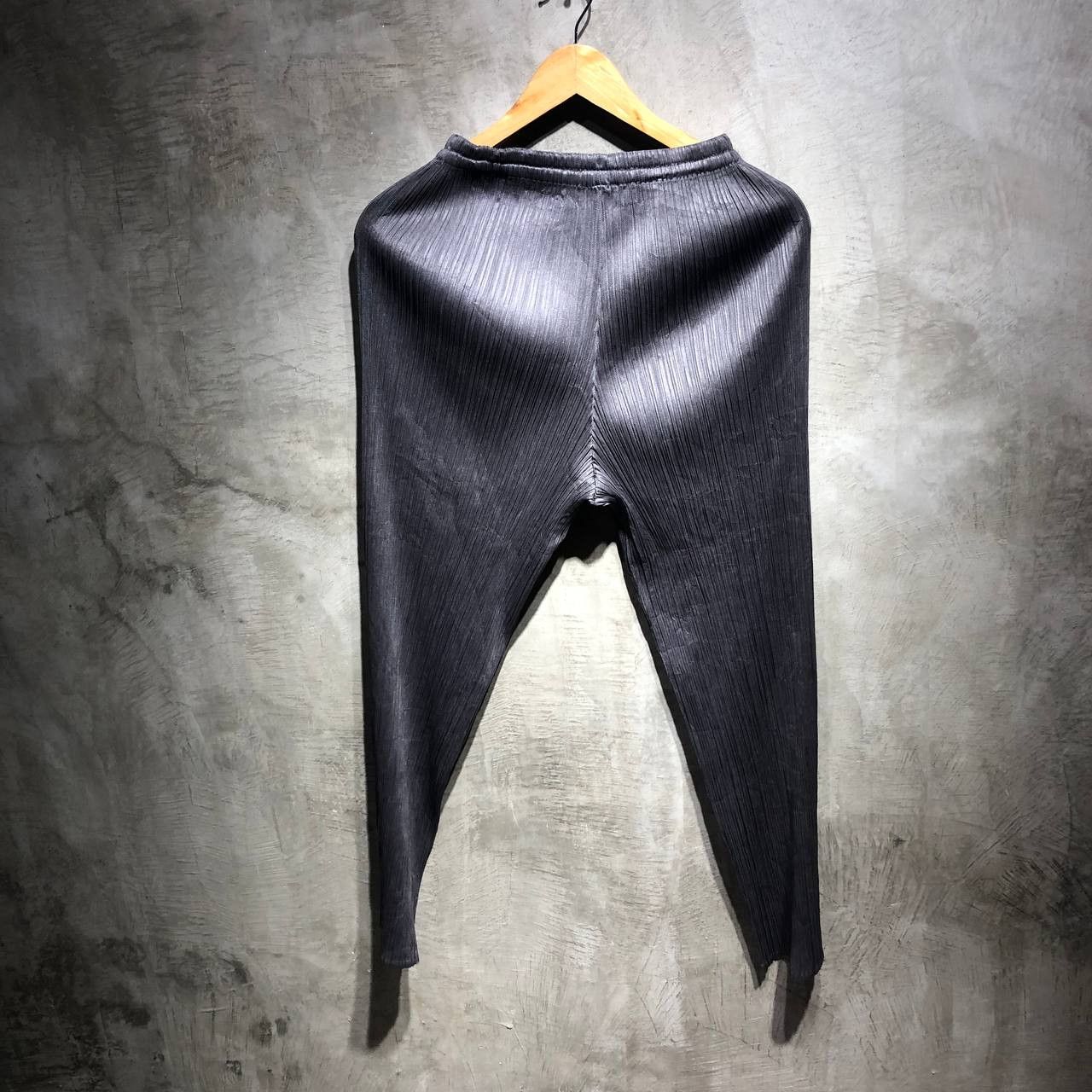 Pleats Please Issey Miyake Issey Miyake Pleats Please Pleated Pants Size US 28 / EU 44 - 2 Thumbnail