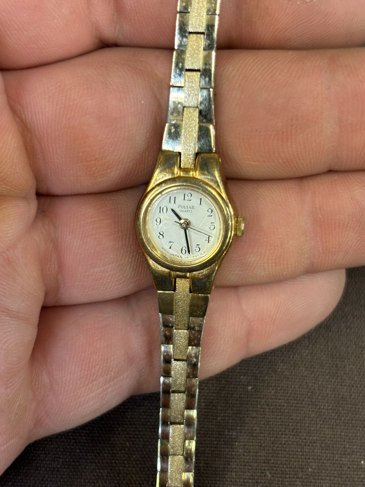 Seiko Pulsar V811-2280 Gold Tone Women’s Watch! New Battery! Size ONE SIZE - 5 Thumbnail