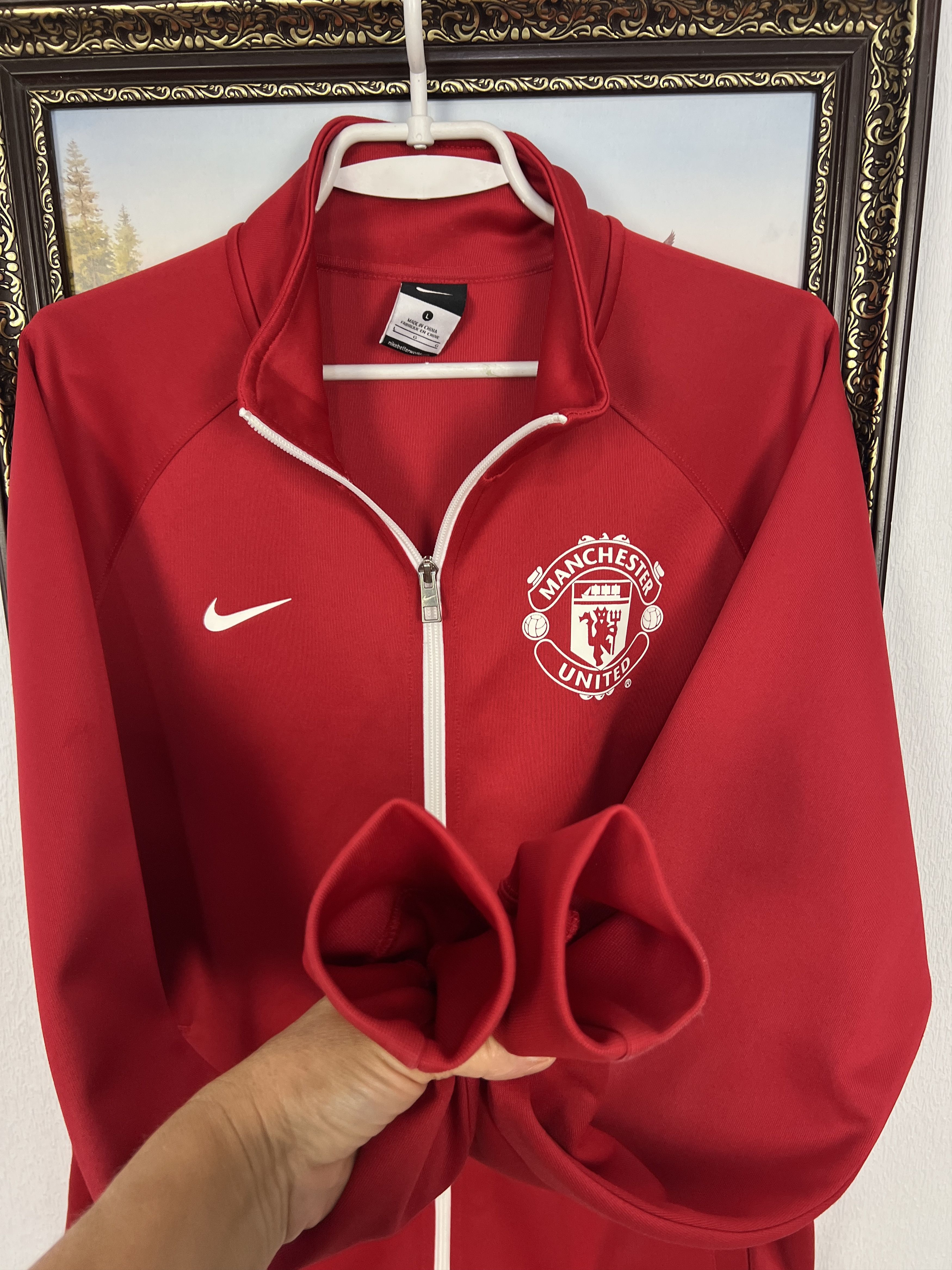 Nike Vintage Nike Manchester United Football Jacket Soccer Red Size US L / EU 52-54 / 3 - 7 Thumbnail