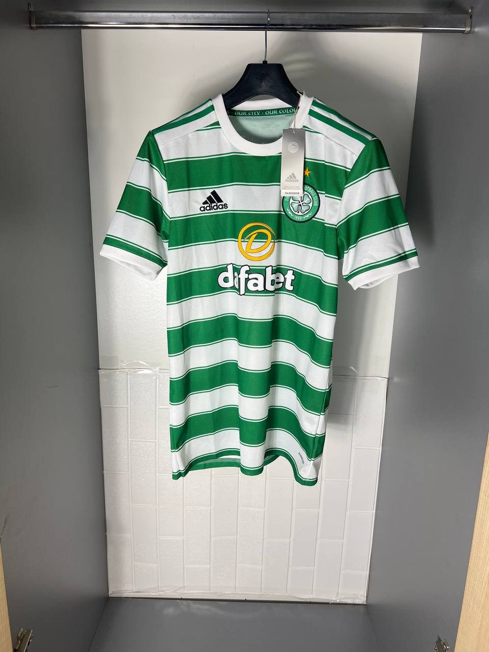 Adidas VINTAGE ADIDAS FC CELTIC SCOTLAND SOCCER JERSEY Y2K Size US M / EU 48-50 / 2 - 2 Thumbnail