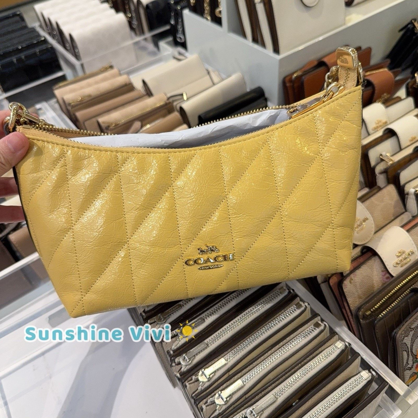 Coach NWT Coach Caitlin Shoulder Bag Quilting CDZ88 leather Size ONE SIZE - 1 Thumbnail