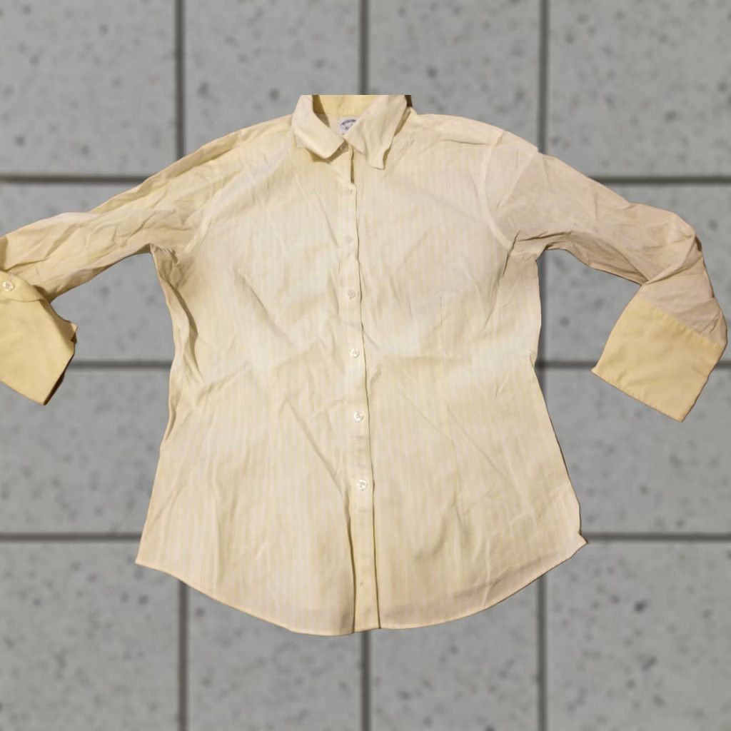 Brooks Brothers Brooks Brothers Womens Regular Yellow Cotton Blouse 2 Size Shirt Size XS / US 0-2 / IT 36-38 - 1 Thumbnail
