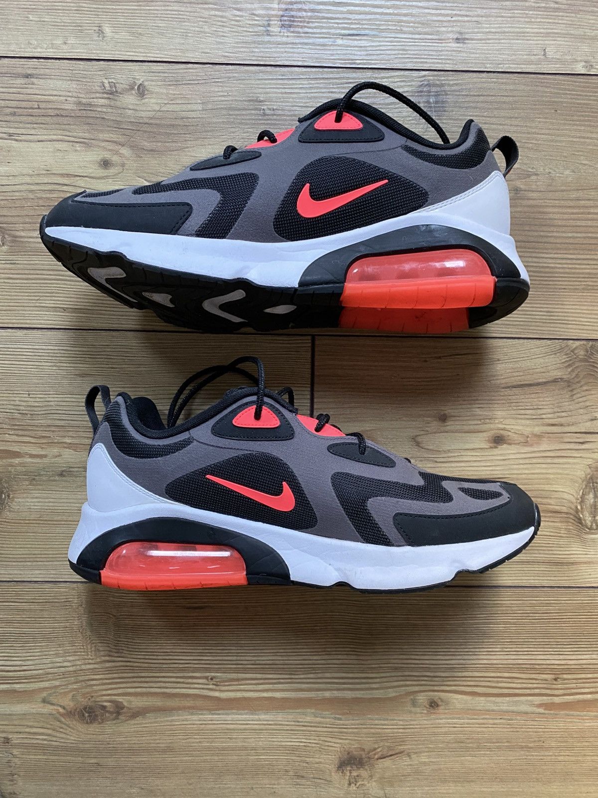 Nike Nike Airmax Air200 Size US 11 / EU 44 - 2 Thumbnail