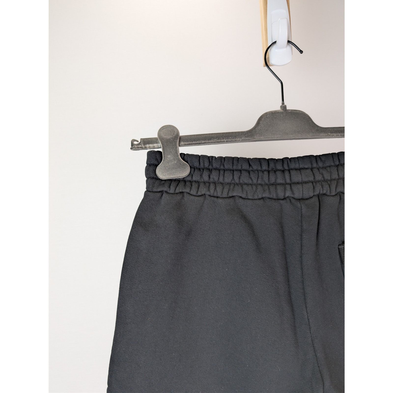 Amiri o1rshd1 Dubai Exclusive Sweatshort in Black Size US 30 / EU 46 - 16 Thumbnail