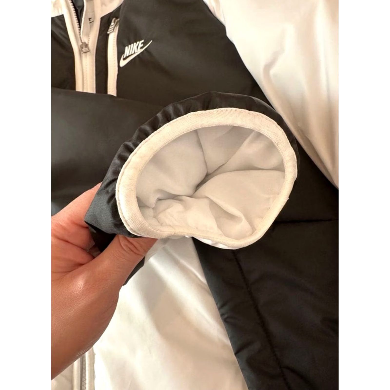 Nike NIKE Therma-FIT Down Jacket M White DD6858-100 MensSize M White Down Jacket Size US M / EU 48-50 / 2 - 5 Thumbnail
