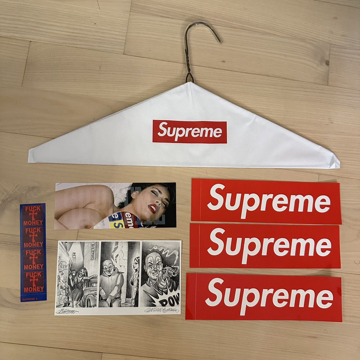 Supreme Supreme laundry hanger and stickers Size ONE SIZE - 1 Thumbnail