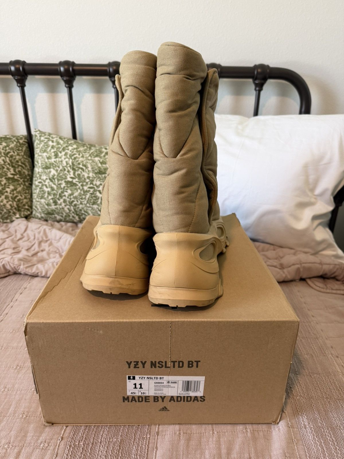 Yeezy Yeezy NSLTD Boot Size US 11 / EU 44 - 2 Thumbnail