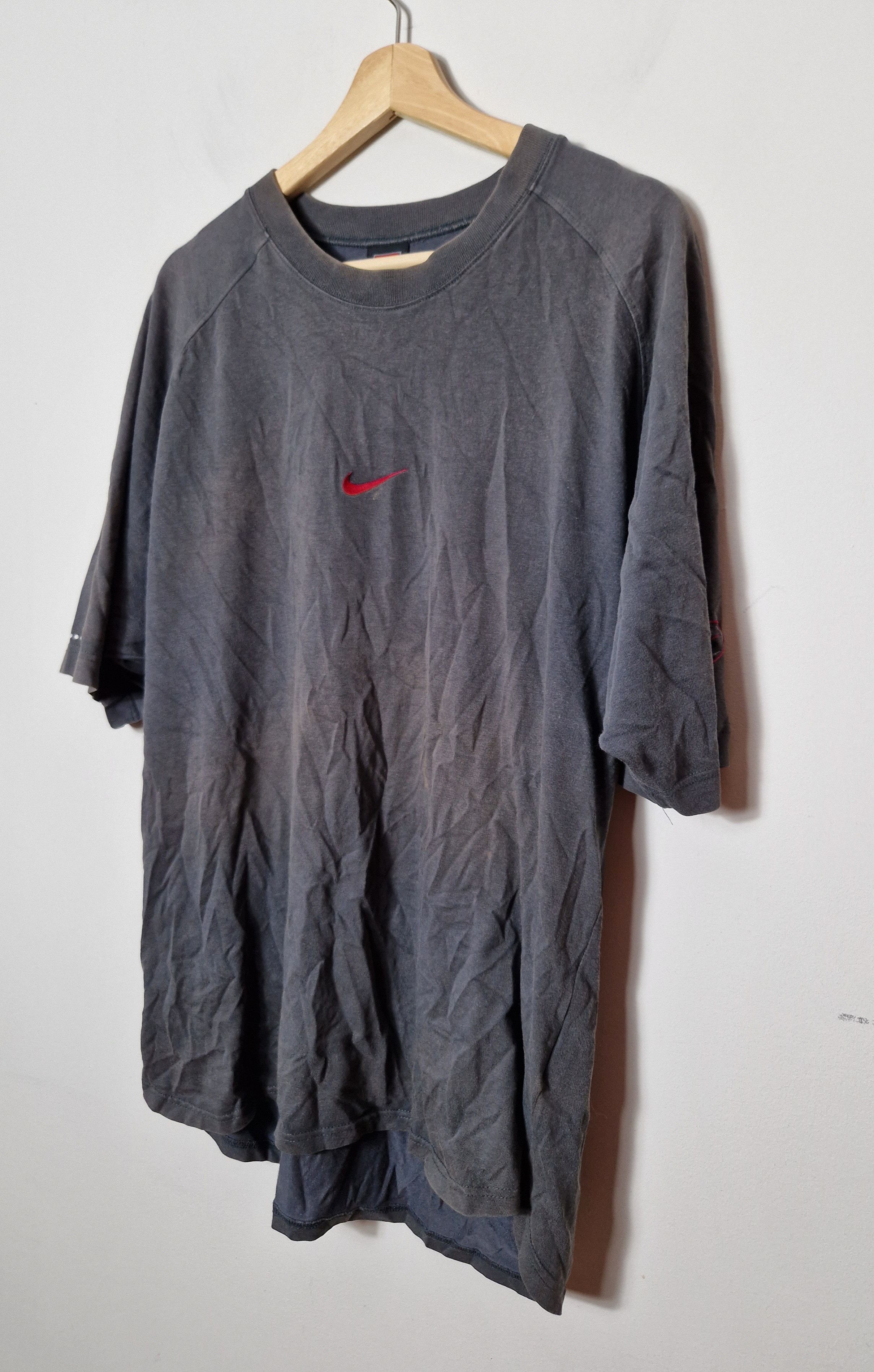 Nike × Vintage Nike vintage central swoosh tee 90s Size US L / EU 52-54 / 3 - 2 Thumbnail