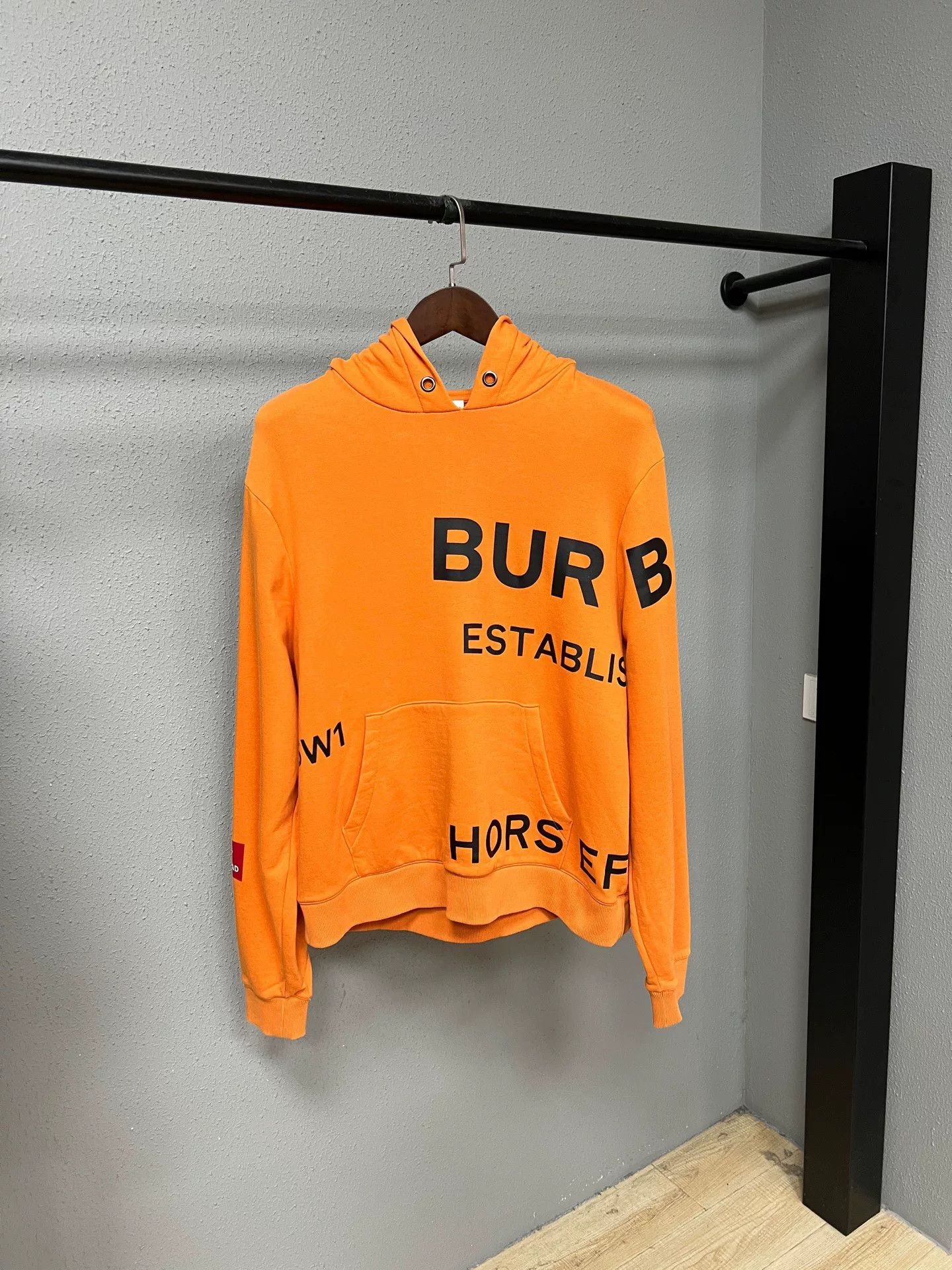 Burberry burberry orange hooded sweatshirt for men Size US L / EU 52-54 / 3 - 1 Preview