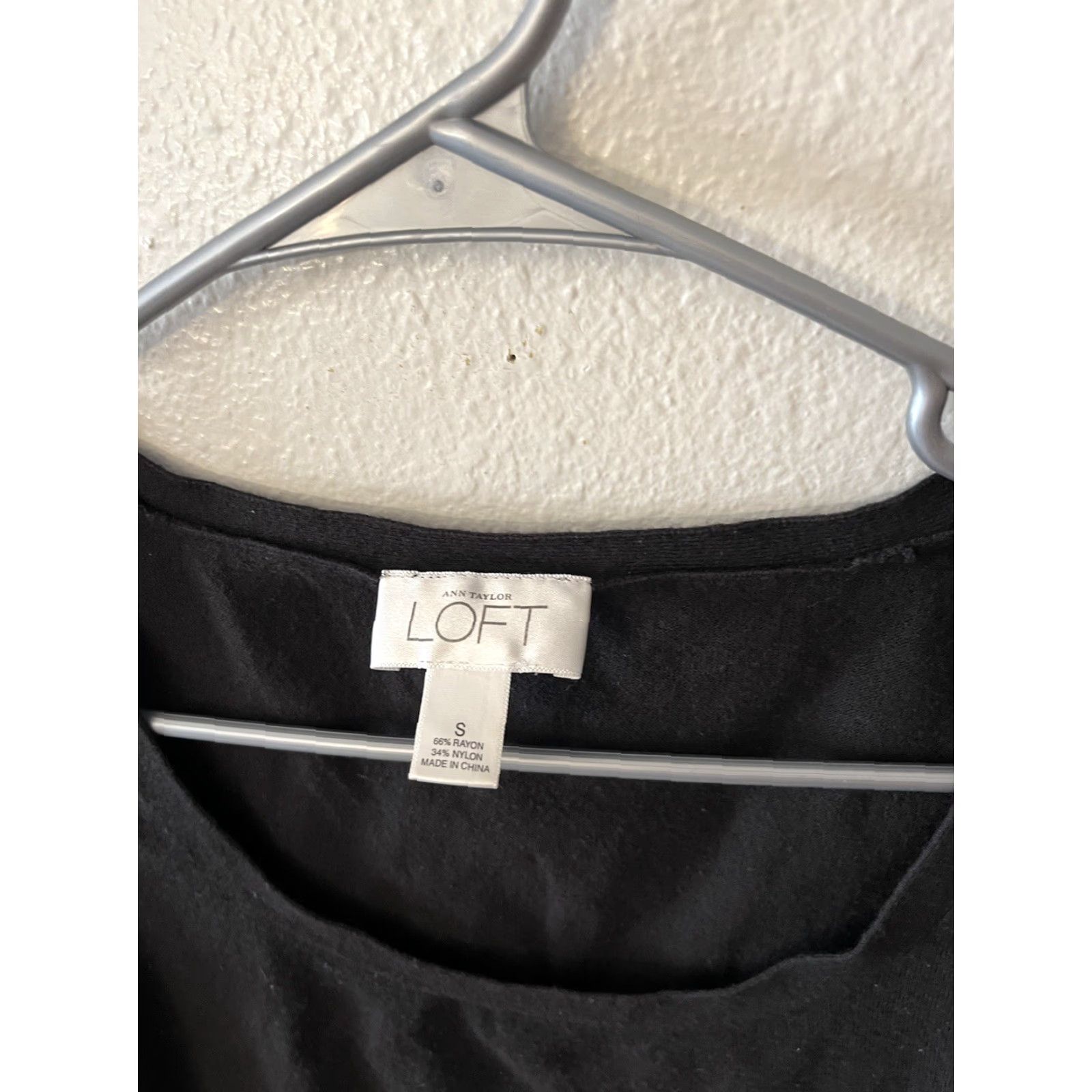 Ann Taylor VINTAGE Loft Tank Womens Size Small Rayon Blend Sleeveless Knit Blouse Top Black Size S / US 4 / IT 40 - 2 Thumbnail