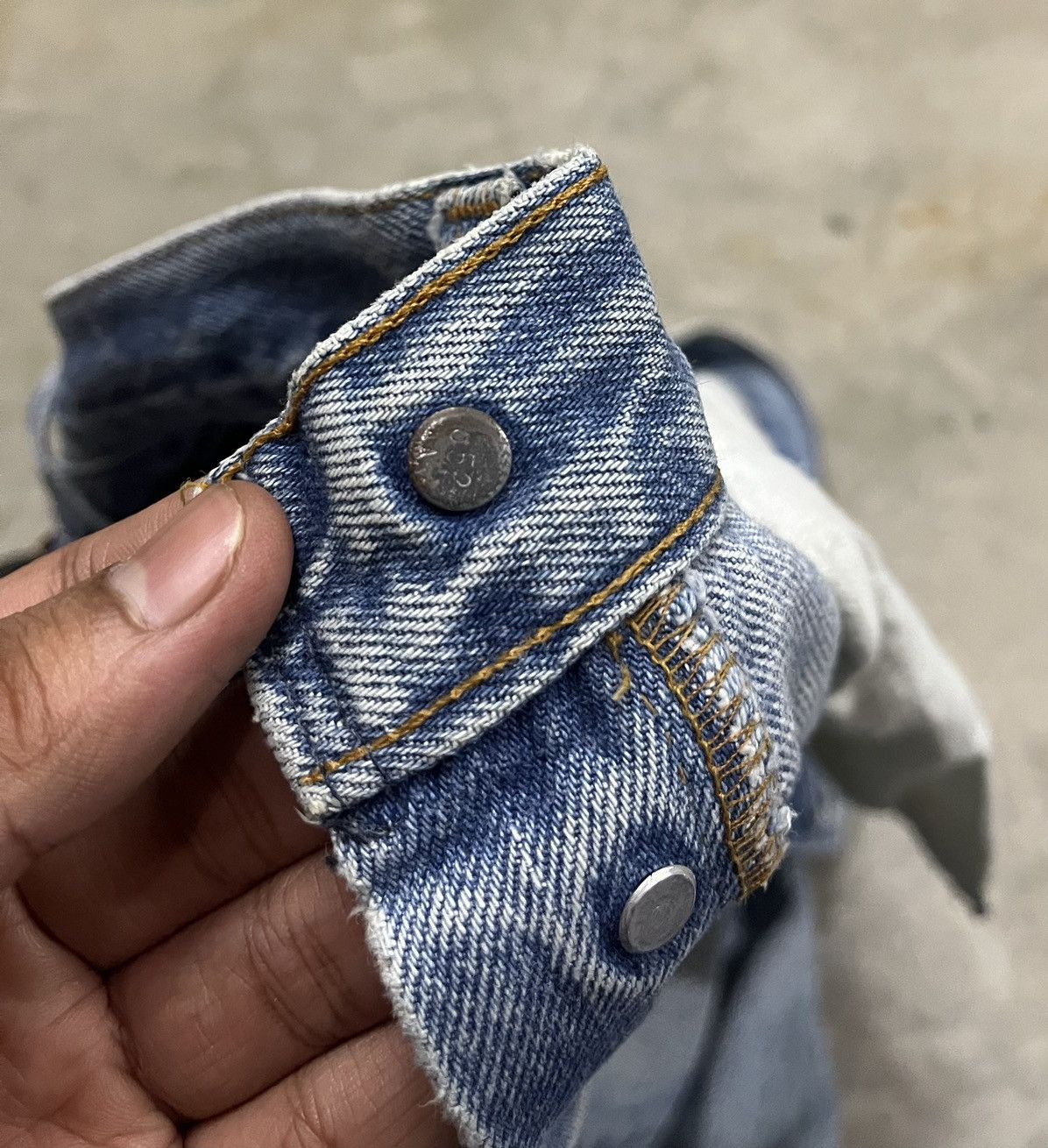 Levi's Vintage 501xx light wash distressed denim Size US 31 - 8 Thumbnail